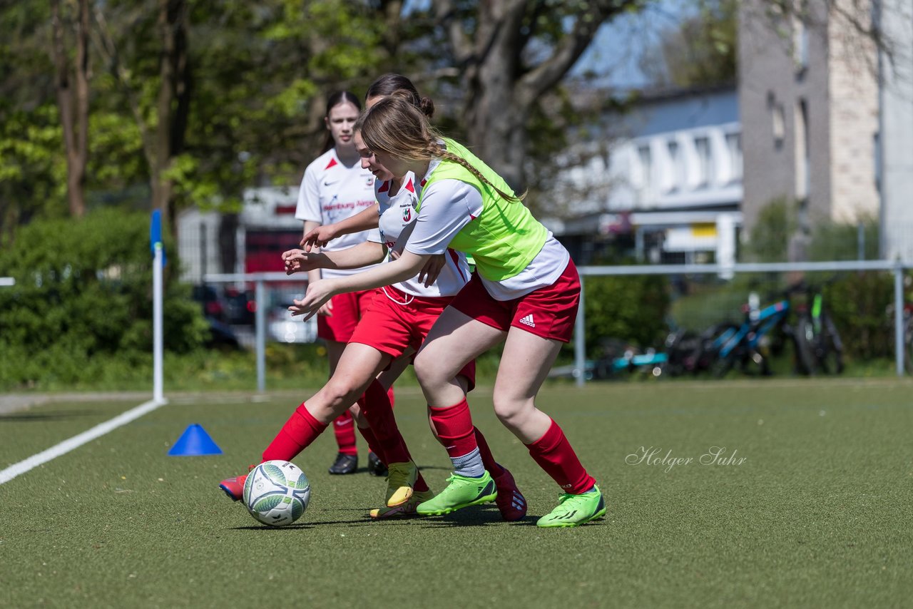 Bild 162 - wCJ Germania Schnelsen - Walddoerfer SV : Ergebnis: 0:6